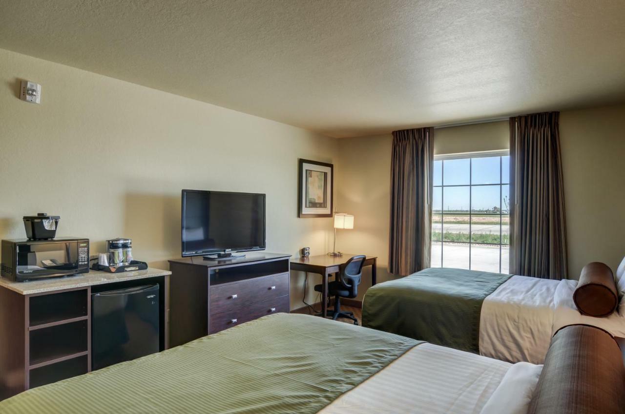 Cobblestone Inn & Suites-Kersey Экстерьер фото