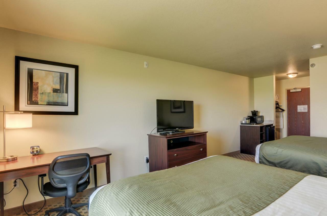 Cobblestone Inn & Suites-Kersey Экстерьер фото