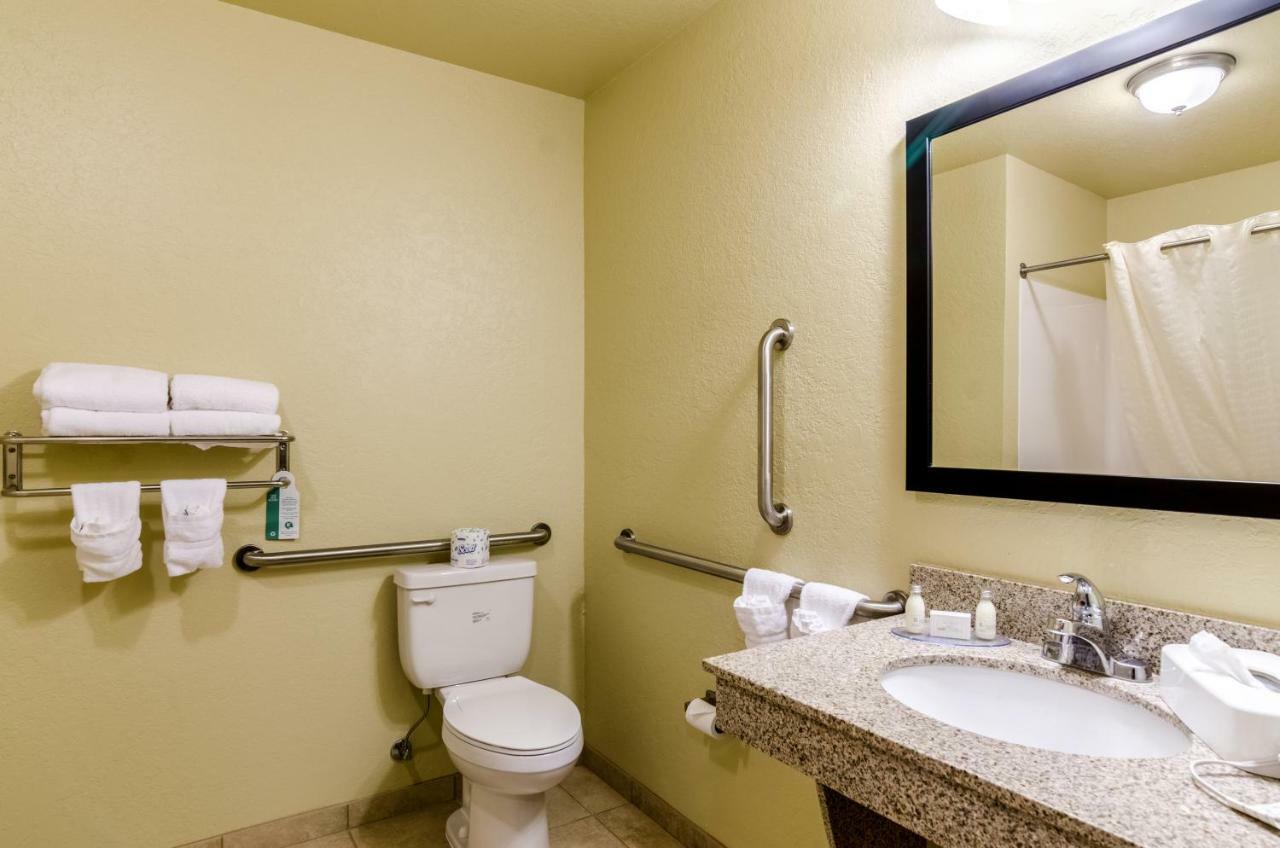 Cobblestone Inn & Suites-Kersey Экстерьер фото