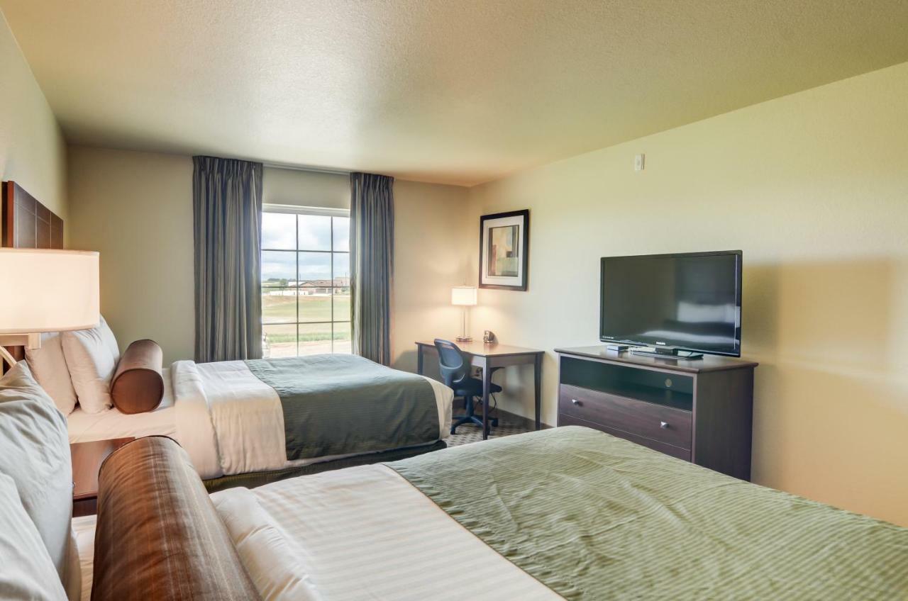 Cobblestone Inn & Suites-Kersey Экстерьер фото