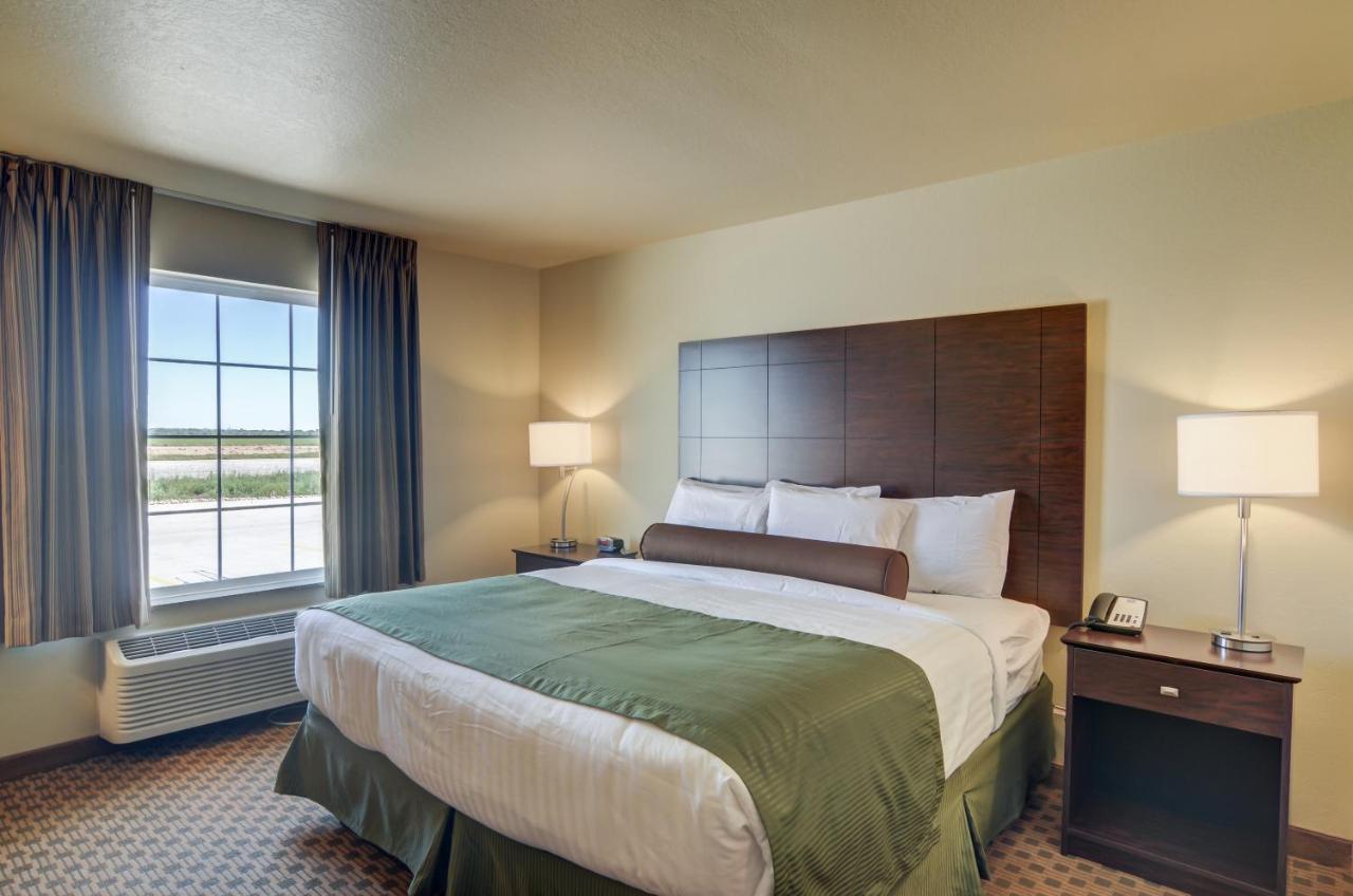 Cobblestone Inn & Suites-Kersey Экстерьер фото